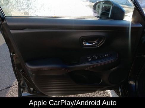 Used 2024 Honda HR-V Sport image 11