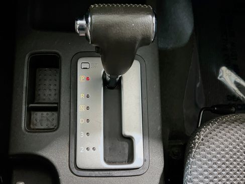 Used 2019 Nissan Frontier PRO-4X AWD/4WD image 13