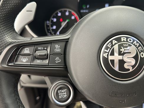 Used 2023 Alfa Romeo Stelvio Veloce AWD/4WD image 18