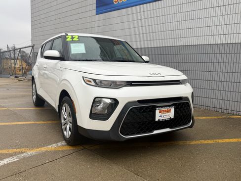 Used 2022 Kia Soul LX FWD image 2