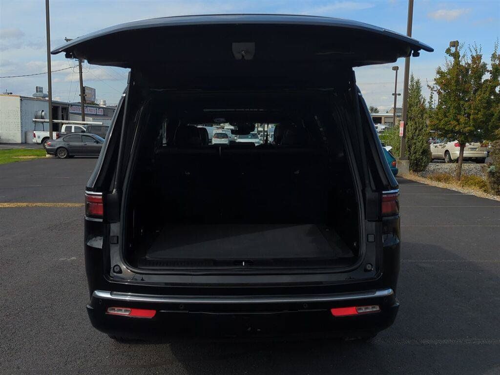 Used 2024 Jeep Wagoneer L Series II w/ Premium Group I AWD/4WD image 5
