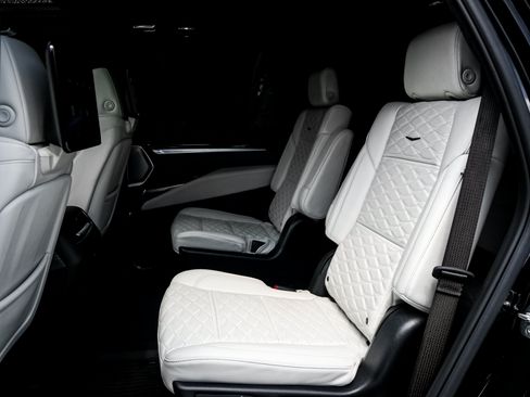 Used 2026 Cadillac Escalade V AWD/4WD image 33