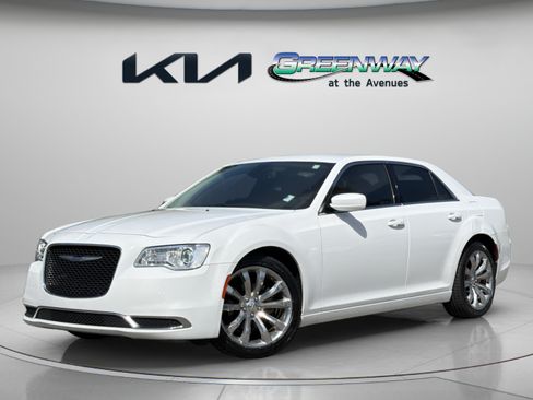 Used 2020 Chrysler 300 Touring L w/ Quick Order Package 2EF RWD image 2