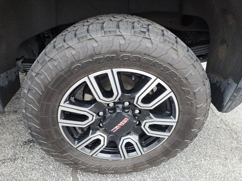 Used 2022 GMC Sierra 2500 AT4 w/ AT4 Premium Plus Package AWD/4WD image 14