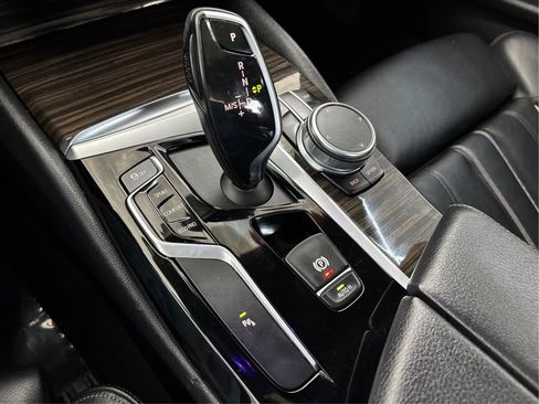 Used 2019 BMW 530i xDrive w/ Convenience Package image 46