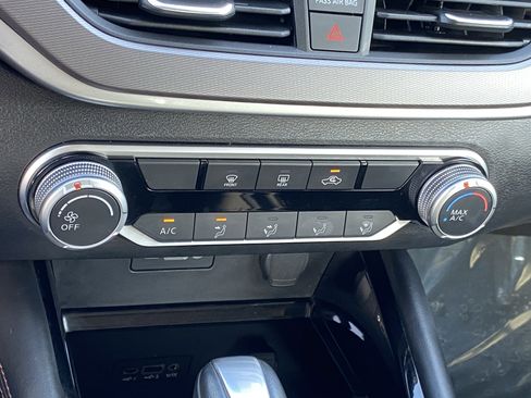 Used 2025 Nissan Altima 2.5 SR image 21