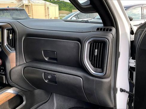 Used 2021 Chevrolet Silverado 1500 High Country w/ Technology Package AWD/4WD image 29