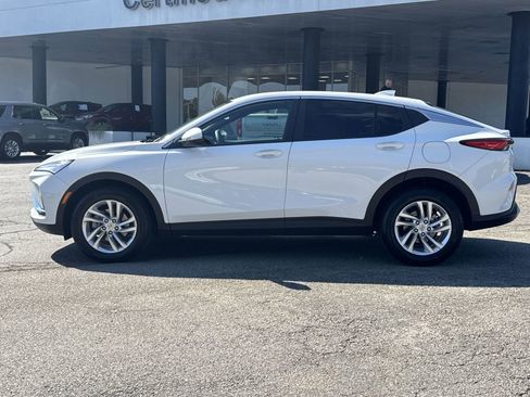 Certified 2024 Buick Envista Preferred w/ Advanced Safety Package image 7