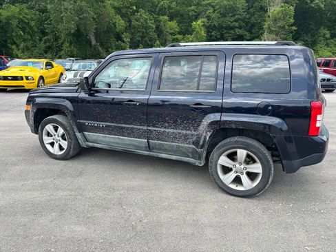 Used 2011 Jeep Patriot Latitude w/ Sun/Sound Group image 8