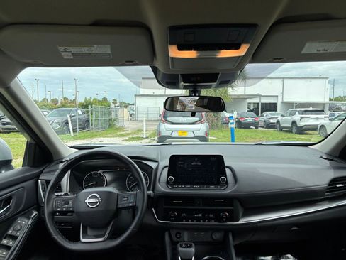 Used 2025 Nissan Rogue SV AWD/4WD image 35