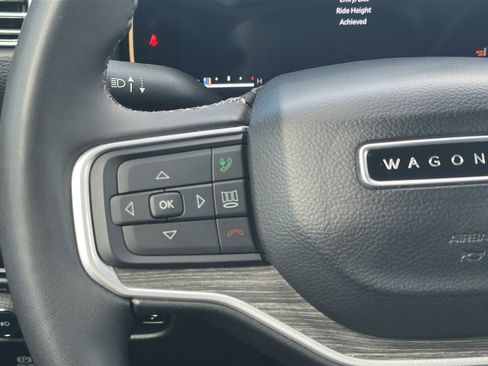 Used 2024 Jeep Wagoneer Series III AWD/4WD image 11