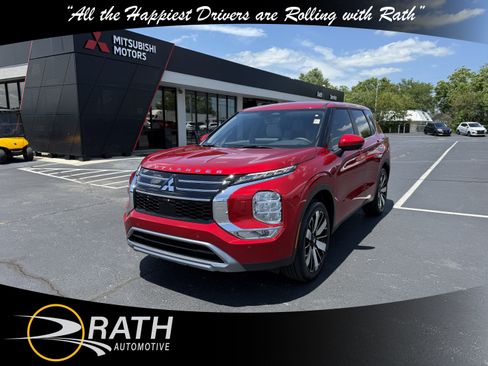 New 2025 Mitsubishi Outlander SE image 4