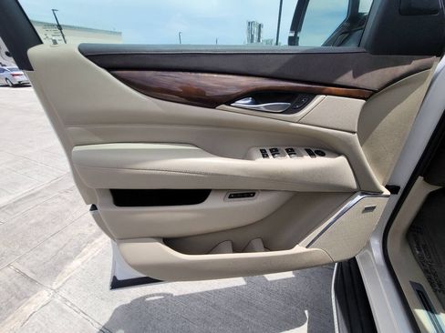 Used 2017 Cadillac Escalade 2WD image 44