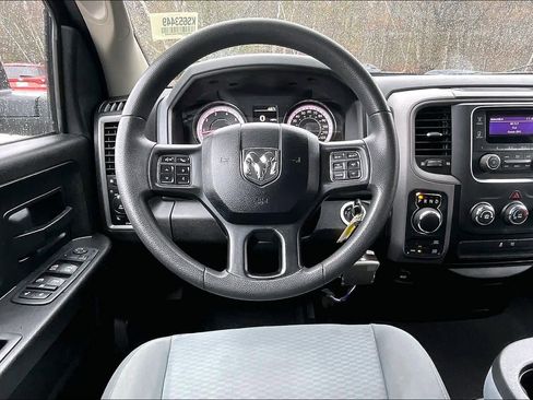 Used 2019 RAM 1500 Express AWD/4WD image 6