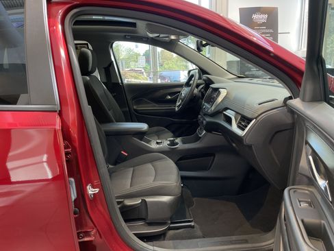 Used 2024 GMC Terrain SLE w/ Driver Convenience Package FWD image 36