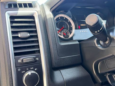 Used 2021 RAM 1500 Classic SLT image 18