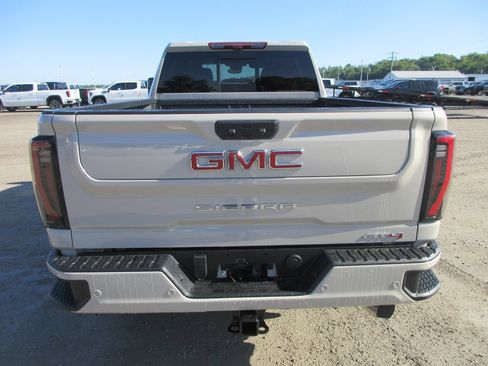 New 2026 GMC Sierra 2500 AT4 w/ AT4 Premium Plus Package AWD/4WD image 6