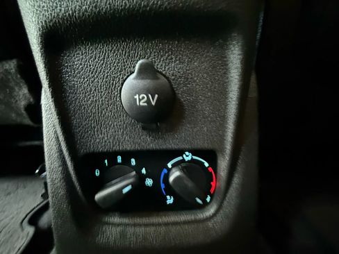 Used 2018 Ford Transit Connect XLT image 16