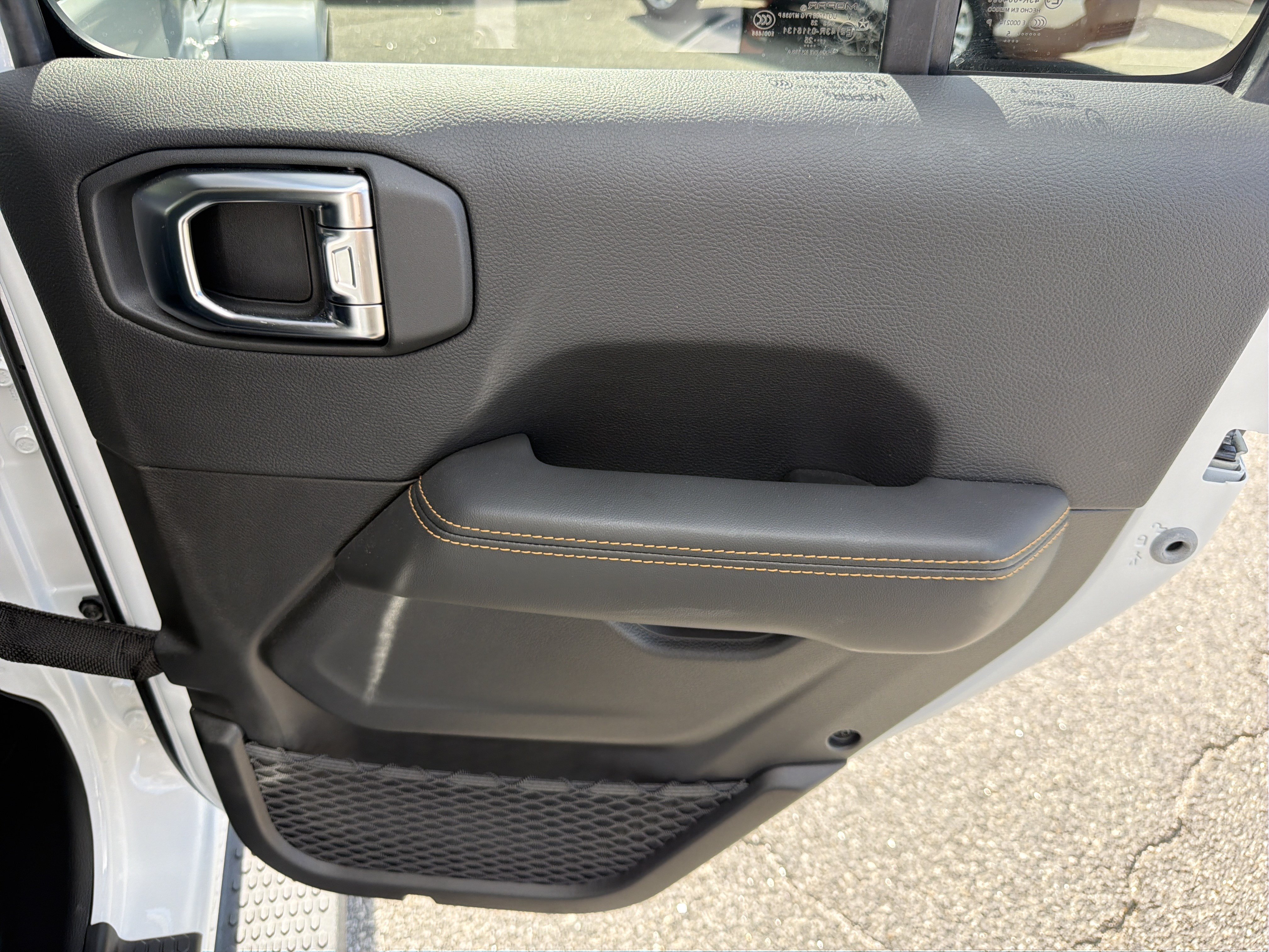 Used 2025 Jeep Wrangler Unlimited Sahara AWD/4WD image 26