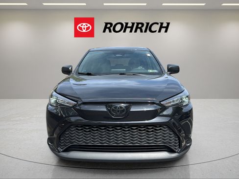 Used 2023 Toyota Corolla Cross AWD Hybrid image 2