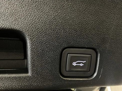 Used 2026 Chevrolet Traverse LT w/ LPO, Floor Liner Package AWD/4WD image 17