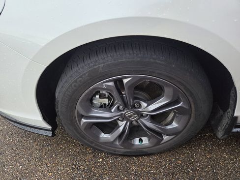 Used 2024 Honda Accord EX-L image 4