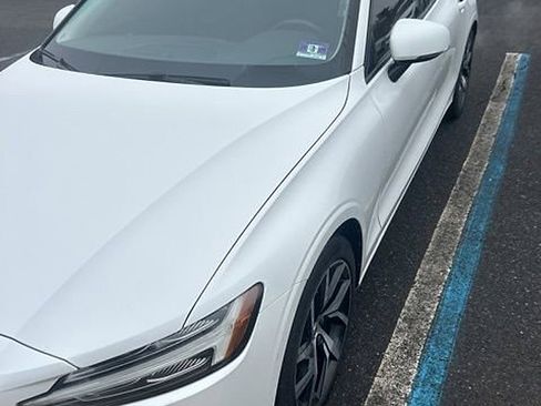 Used 2019 Volvo S60 T6 Momentum image 13