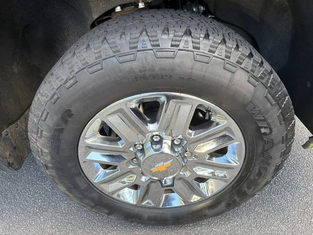 Used 2024 Chevrolet Silverado 2500 High Country w/ High Country Premium Package AWD/4WD image 12