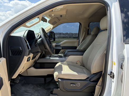 Used 2018 Ford F350 XLT w/ XLT Premium Package AWD/4WD image 14