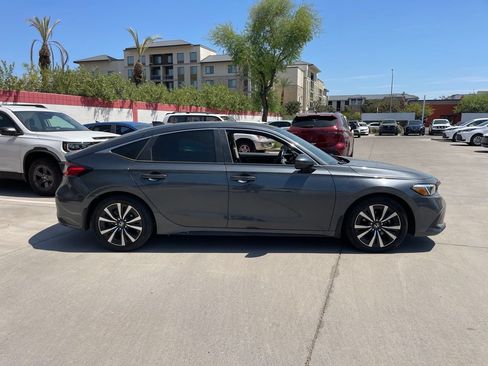 Used 2024 Honda Civic EX-L image 3