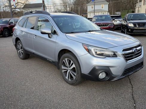 Used 2018 Subaru Outback 2.5i Limited image 2