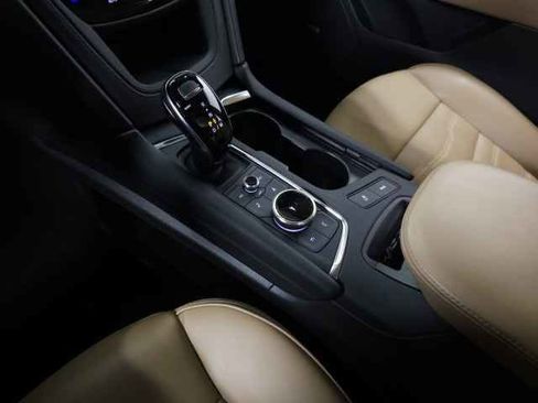 Certified 2025 Cadillac XT6 Sport w/ Platinum Package image 43