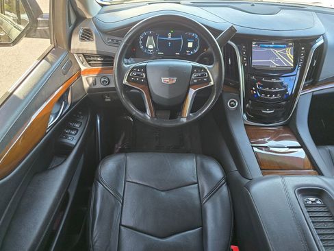Used 2020 Cadillac Escalade Premium Luxury AWD/4WD image 35