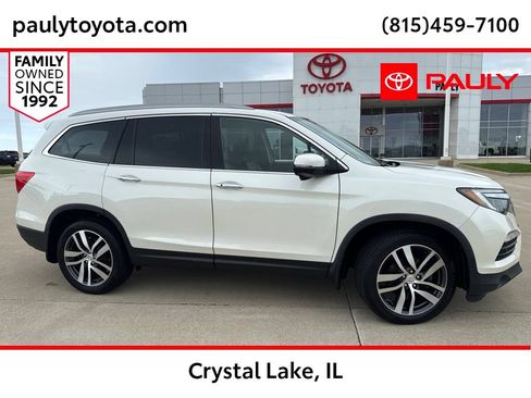 Used 2018 Honda Pilot Touring image 1