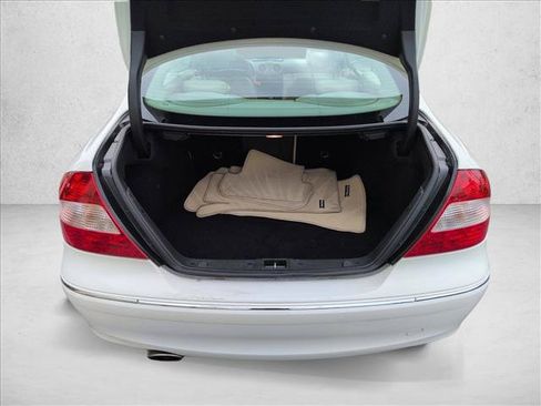 Used 2009 Mercedes-Benz CLK 350 Coupe image 6