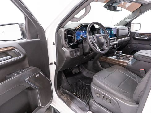 Used 2023 Chevrolet Silverado 1500 RST w/ Convenience Package II AWD/4WD image 14