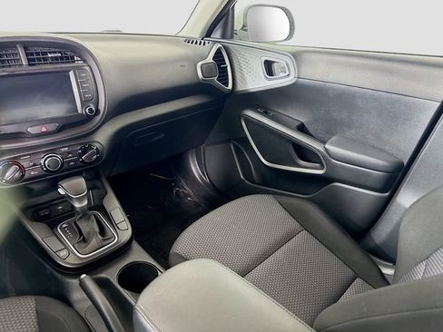 Used 2023 Kia Soul LX w/ LX Technology Package FWD image 21