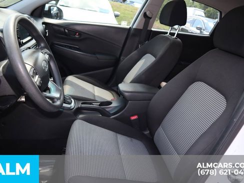 Used 2021 Hyundai Kona SE image 11