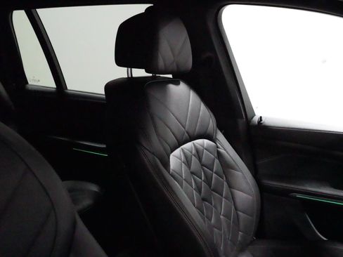 Used 2024 BMW X7 xDrive40i w/ Executive Package image 38