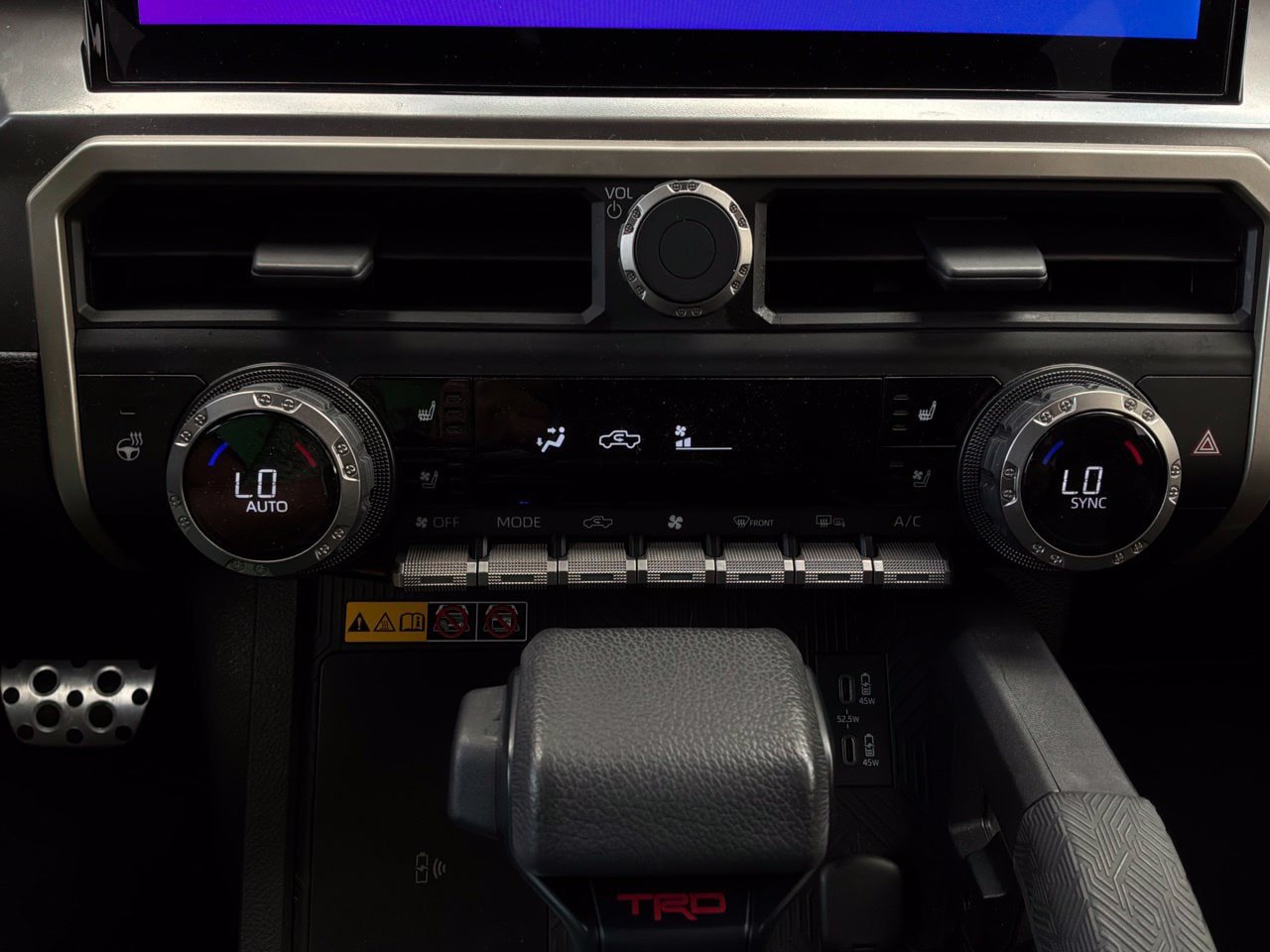 Used 2024 Toyota Tacoma TRD Sport w/ TRD Sport Premium Package RWD image 33