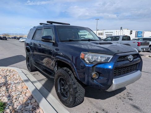 Used 2015 Toyota 4Runner SR5 image 3