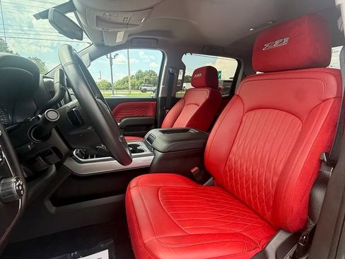 Used 2018 Chevrolet Silverado 1500 LT w/ All Star Edition AWD/4WD image 9
