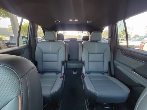 Used 2024 GMC Acadia AT4 image 15