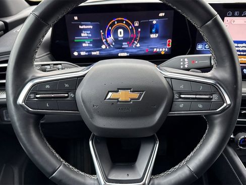 Used 2024 Chevrolet Traverse LT image 34