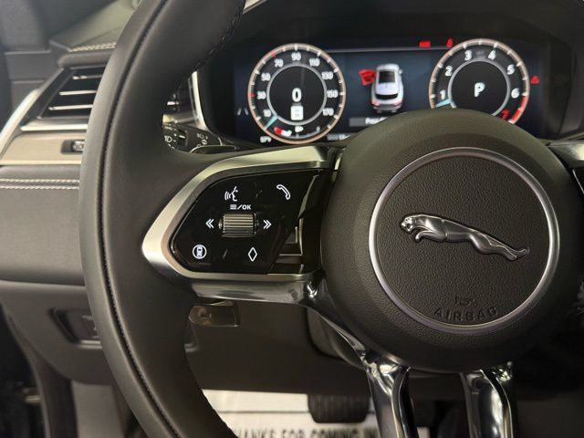 Used 2026 Jaguar F-PACE R-Dynamic S AWD/4WD image 40
