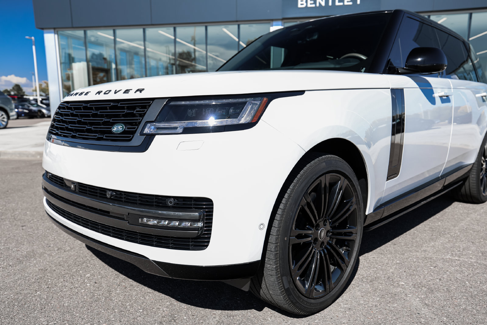 Used 2025 Land Rover Range Rover Long Wheelbase Autobiography AWD/4WD image 21