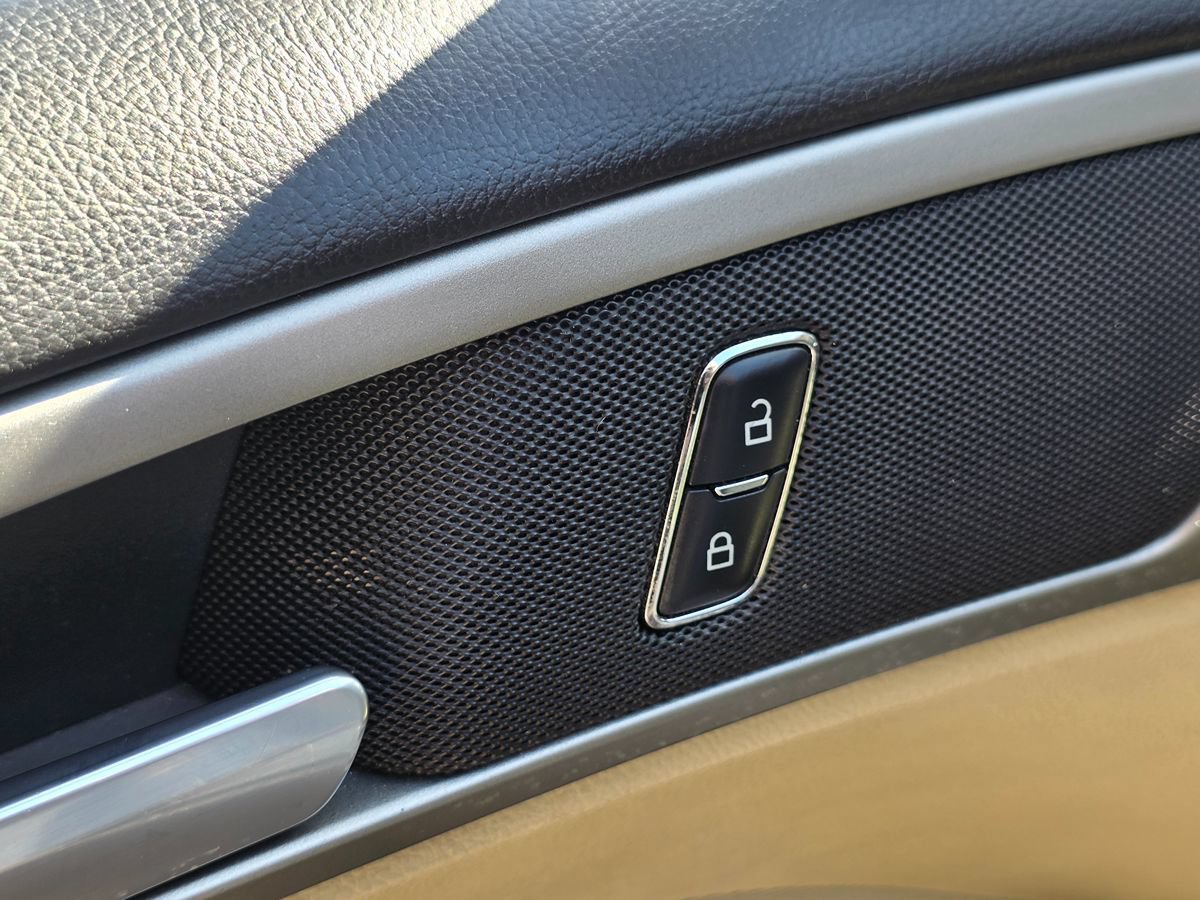 Used 2015 Ford Fusion SE FWD image 30