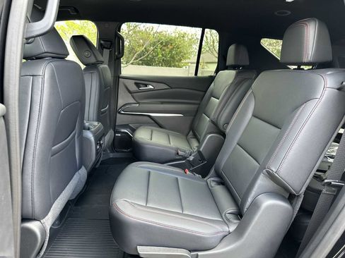 New 2026 Chevrolet Traverse Z71 w/ Enhanced Driving Package AWD/4WD image 18