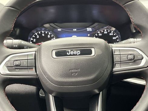 Used 2025 Jeep Compass Trailhawk AWD/4WD image 12