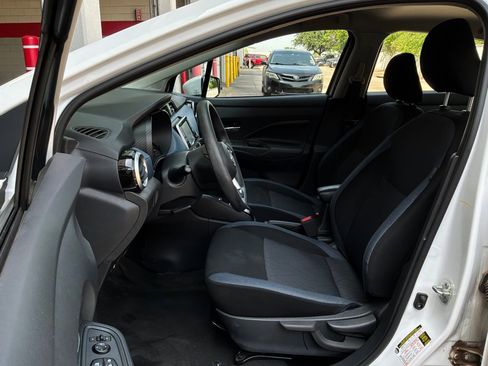 Used 2025 Nissan Versa SV FWD image 10